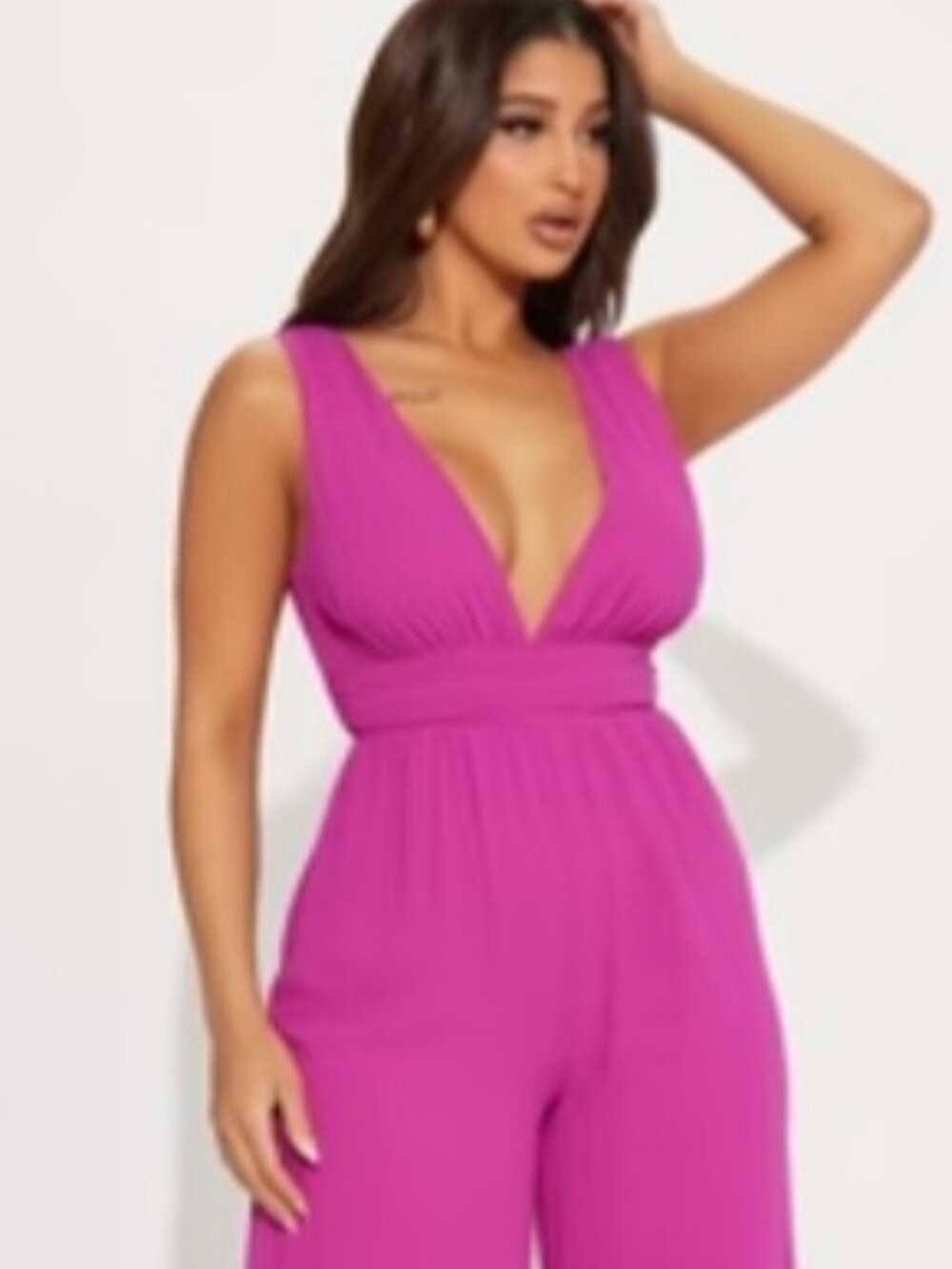 Magenta low v neck bust line sexy jumpsuit 🎀